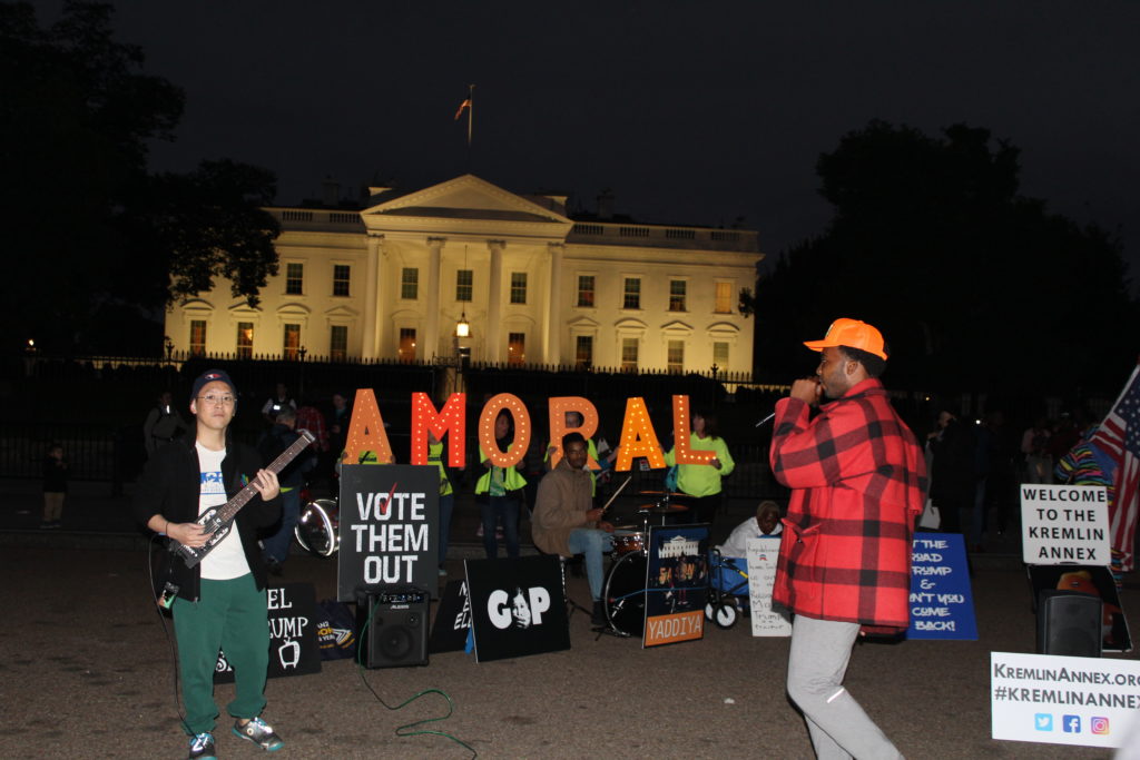 Anti-trump protest takes place outside of White House. PHOTO | Nicole Thomas