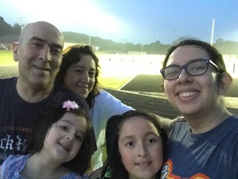 Nahomi Solorzanzo, (right) poses with her parents and two younger sisters. Family is incredibly important to the Solorzanos. PHOTO//NAHOMI SOLORZANO