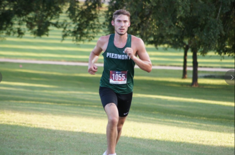 Senior Connor Creedon ran a time of 28:04.8 at the Berry Invitational. PHOTO / KARL MOORE