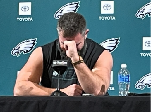 Philadelphia Eagles All-Pro center Jason Kelce breaks down in tears while delivering his retirement speech. Retirement from a sport that you love is a difficult, often emotional, goodbye to fans, and the fans emotionally grieve with the athletes too. 