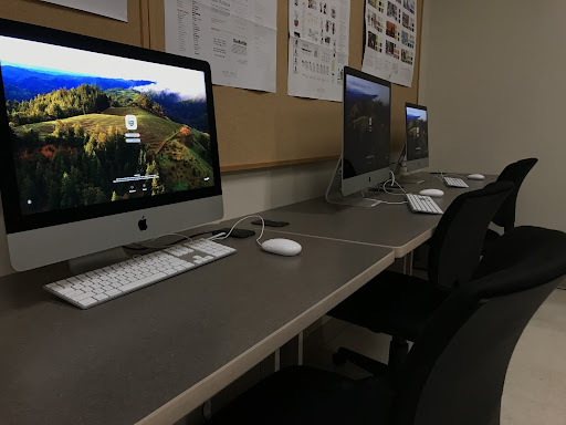 Computers in the Swanson Center's Mac Lab.