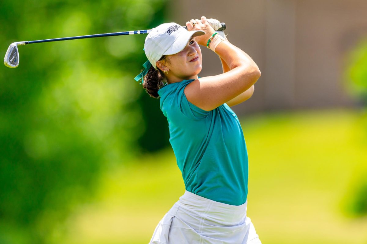 Junior golfer Erin Donovan broke her own USA South record, shooing a 66 (-6) on day one of the MCC Intercollegiate in Montgomery, Alabama on Sept. 22.