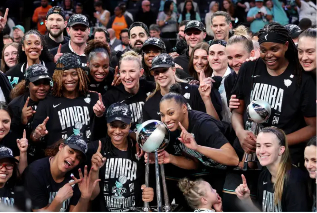 The New York Liberty celebrating after Game 5.