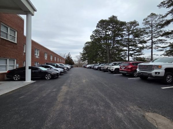 A crowded Purcell Hall parking lot during an athletic event.